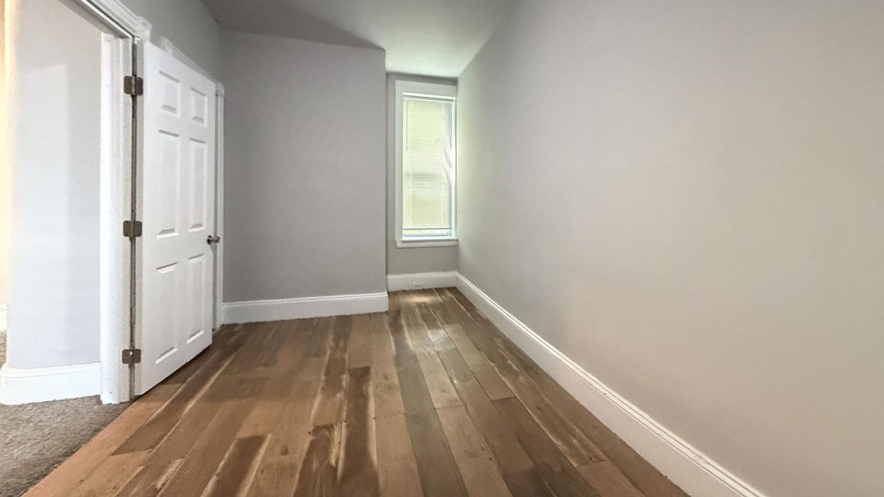 236 N Wanamaker St - Photo 5 of 16
