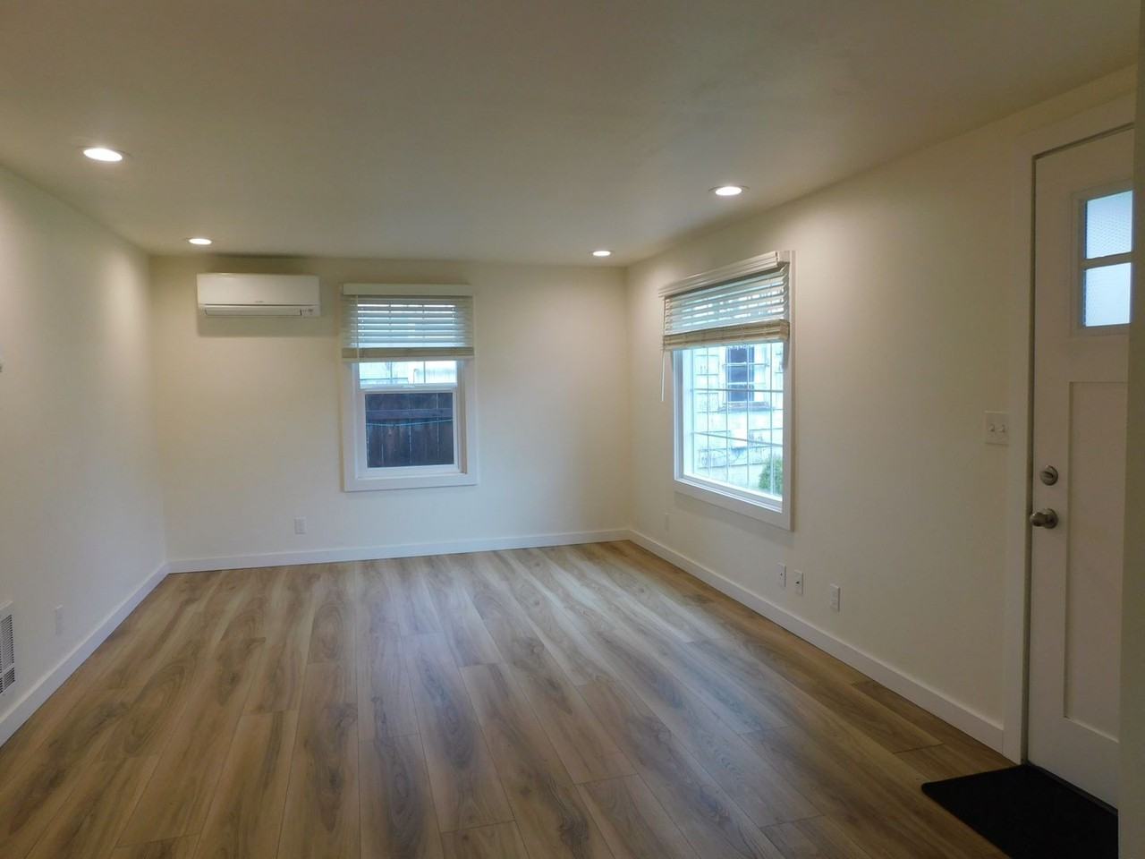 340 Goodyear St - Photo 5 of 14