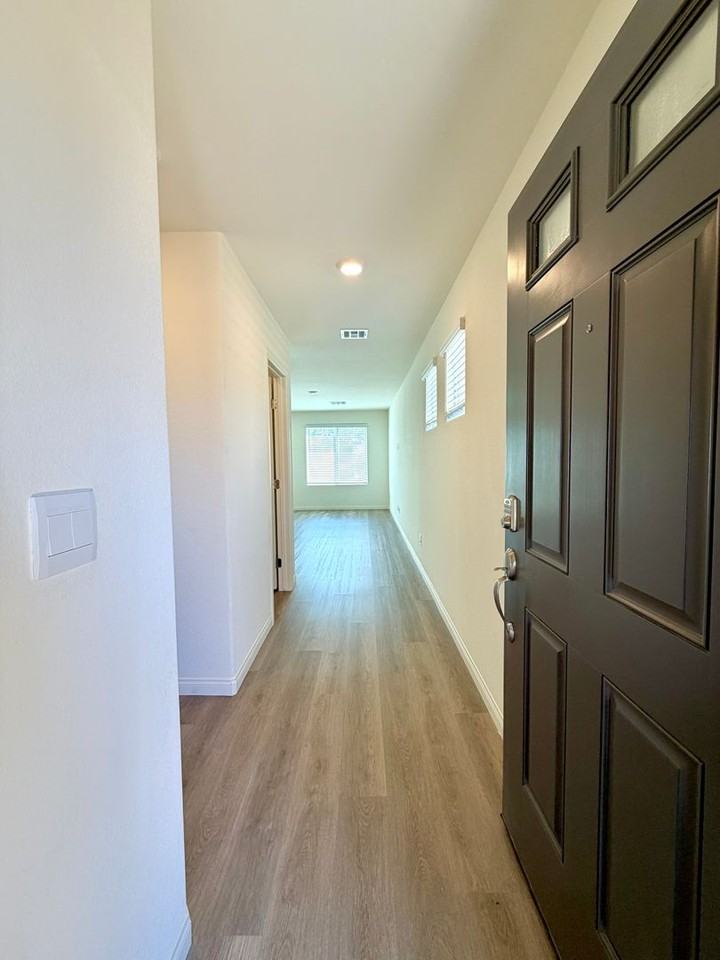 5646 Mesa Sedona St - Photo 5 of 42