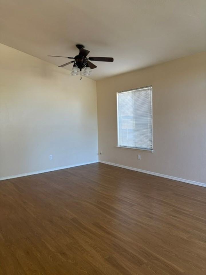 8807 Rollingbay Dr - Photo 7 of 15