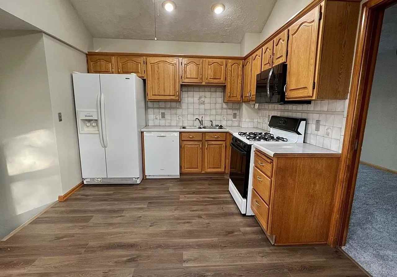 13816 Y Cir - Photo 2 of 8