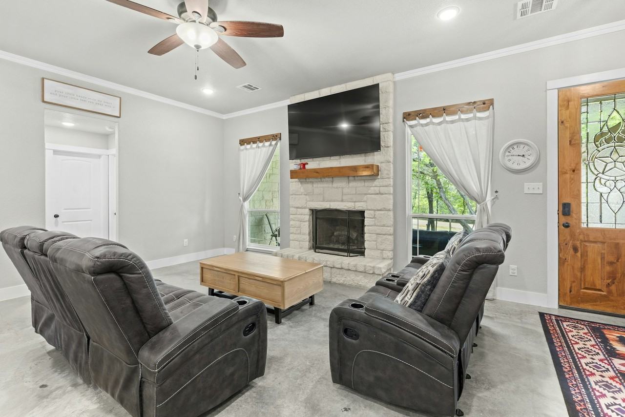 15765 Salado Drive - Photo 5 of 40