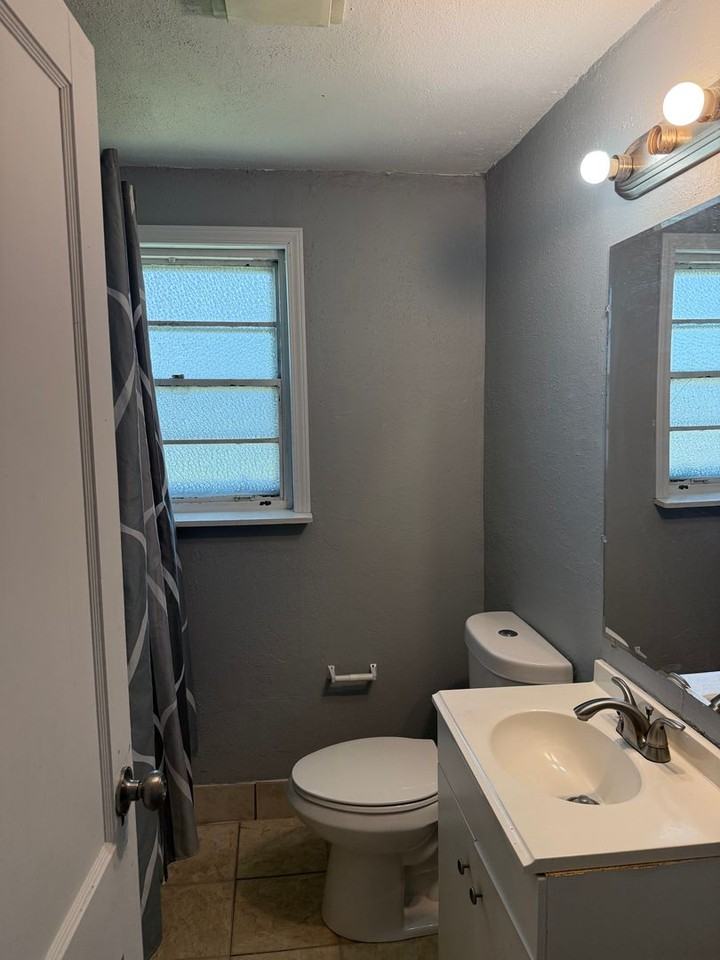2928 Ashby Rd - Photo 3 of 17