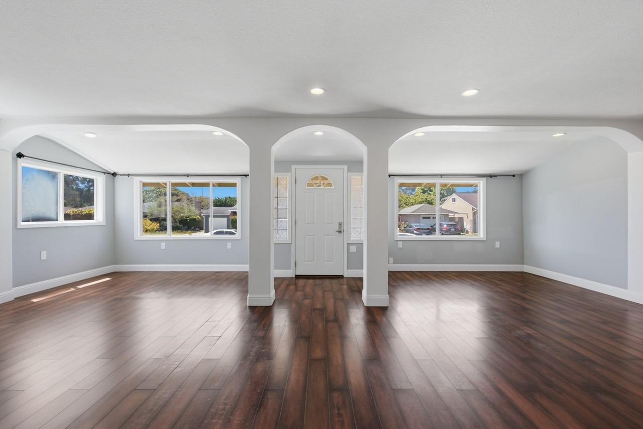 222 Indio Dr - Photo 4 of 31