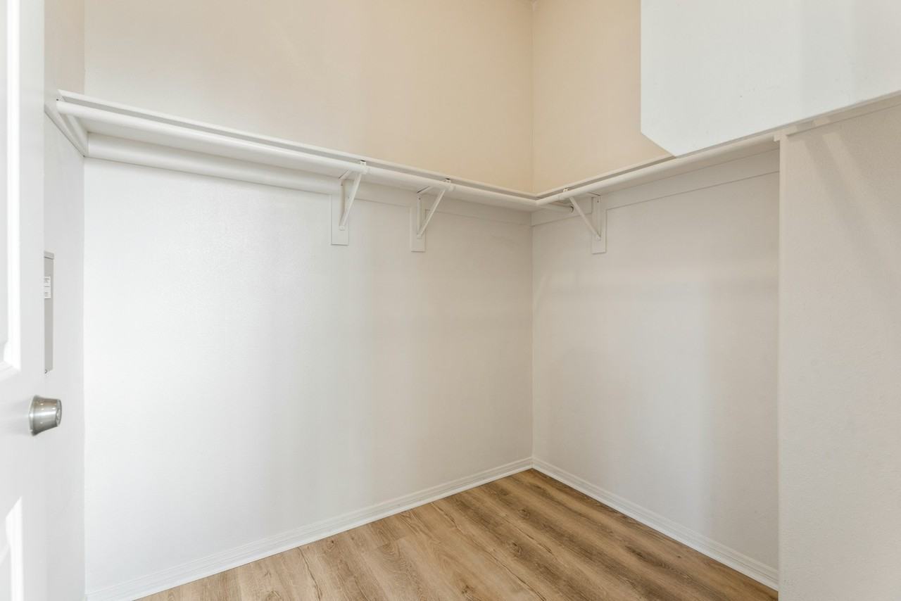 1472 Patricia Avenue - Photo 5 of 10
