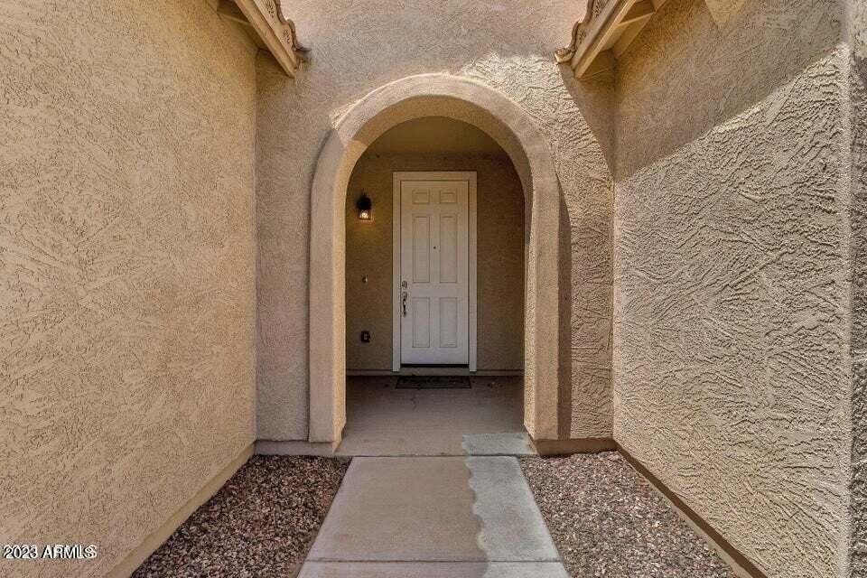 5542 W Kowalsky Ln - Photo 5 of 36