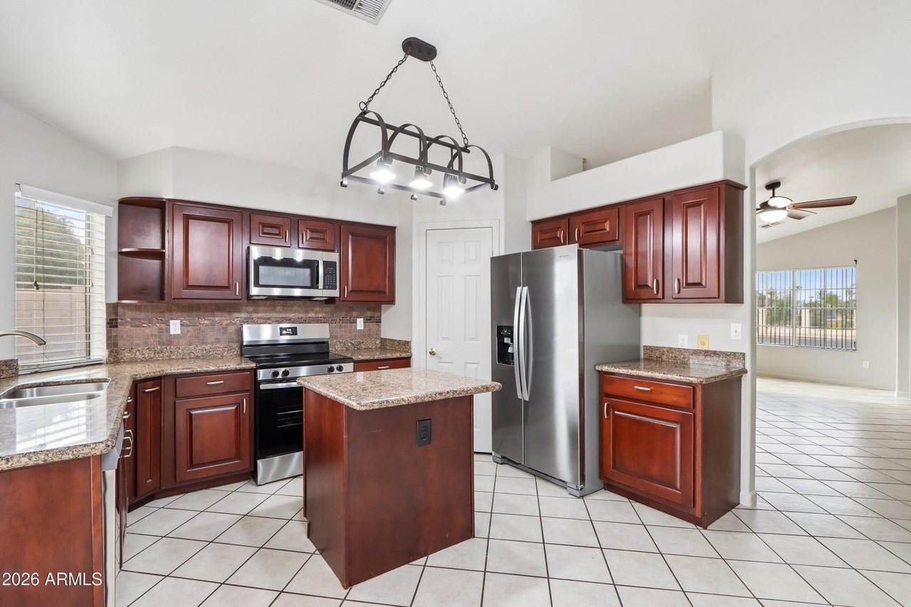 8834 W Jennifer Rose Ct - Photo 2 of 31