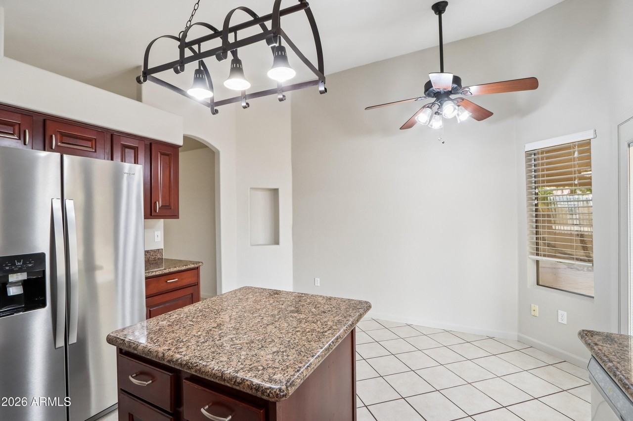 8834 W Jennifer Rose Ct - Photo 4 of 31