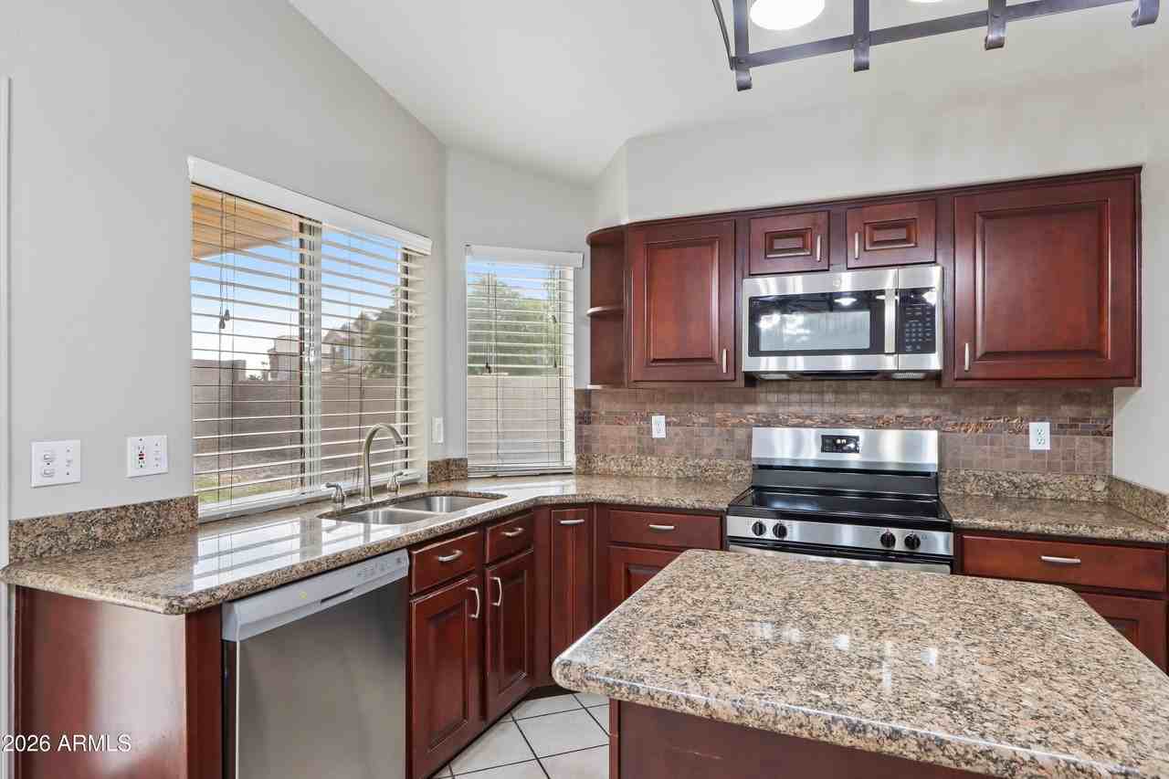 8834 W Jennifer Rose Ct - Photo 6 of 31