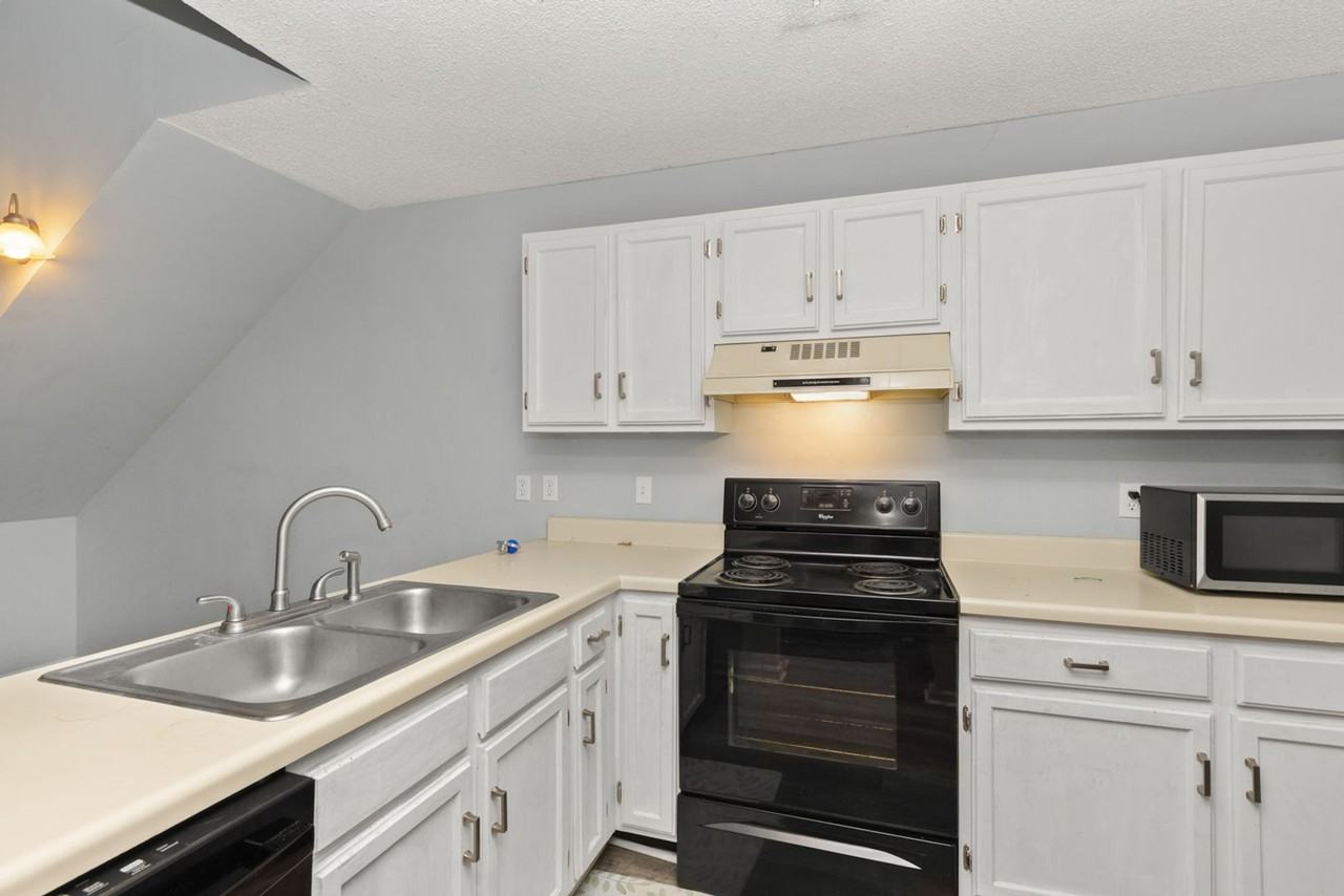 1009 Stonegate Dr #A - Photo 6 of 19