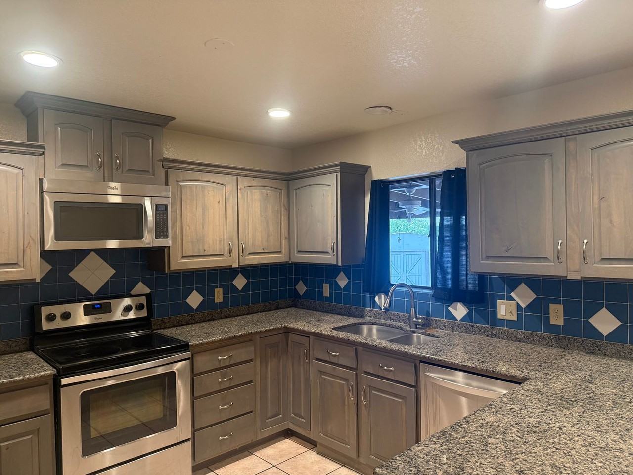 4285 E Mustang Dr - Photo 3 of 19