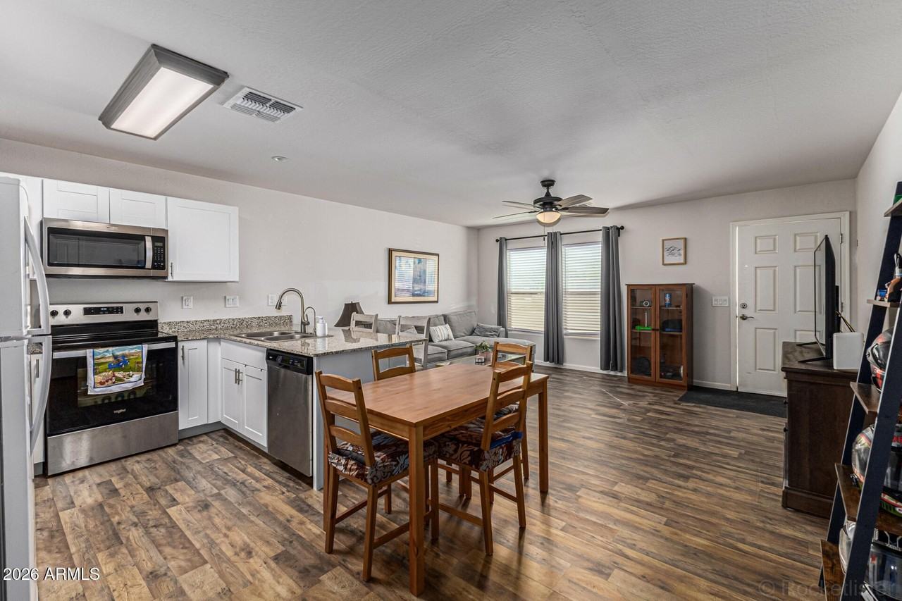 118 W Dewey Ave - Photo 3 of 20