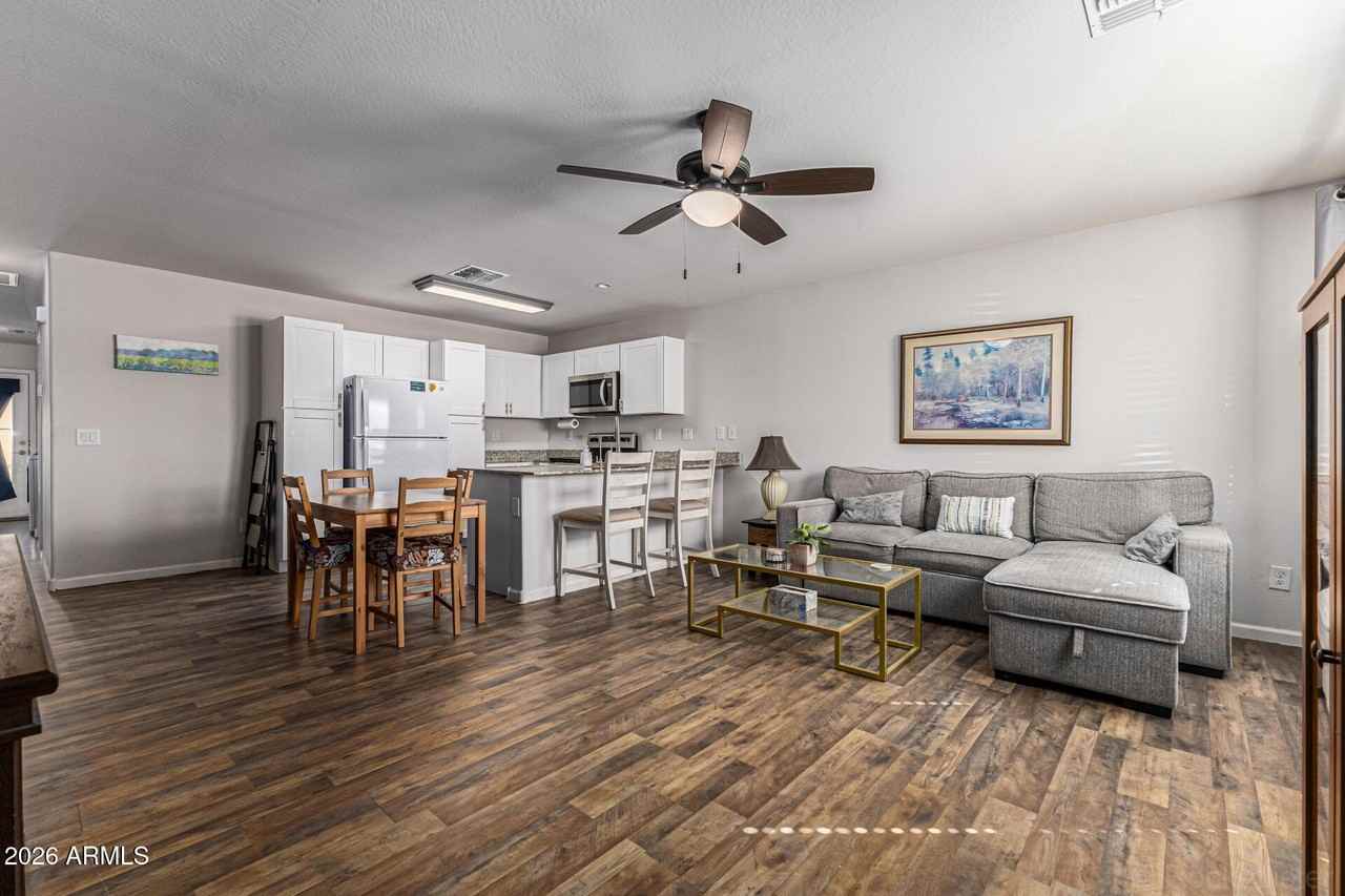 118 W Dewey Ave - Photo 4 of 20