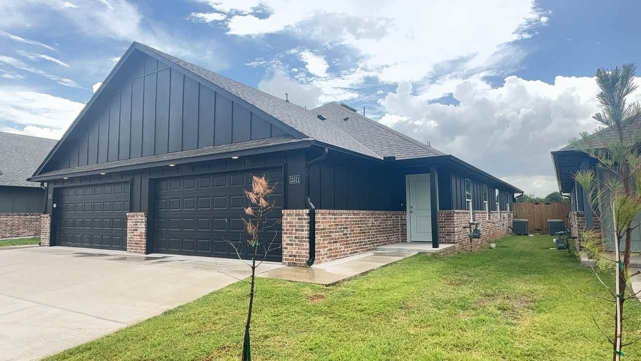 11511 N University Dr - Photo 3 of 23