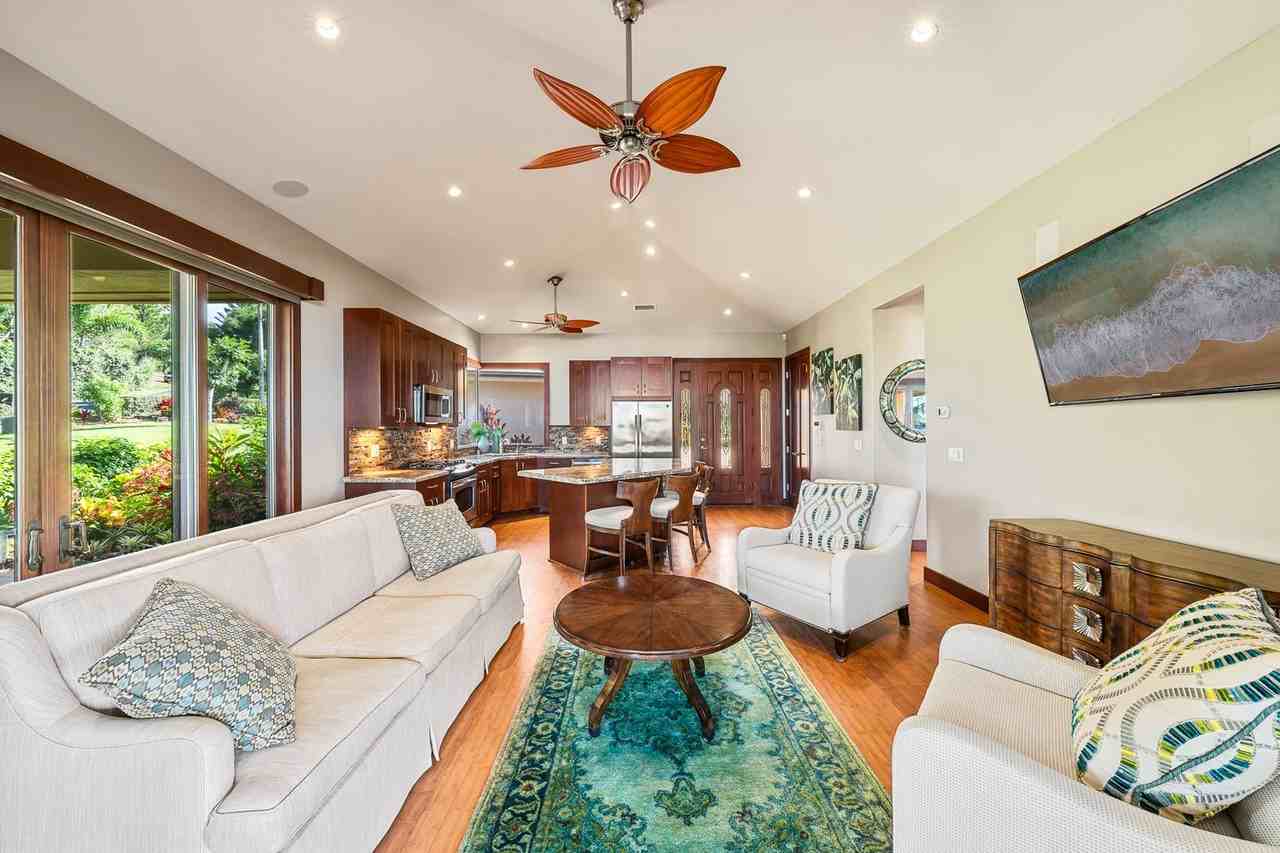 116 Keoawa Pl - Photo 3 of 31