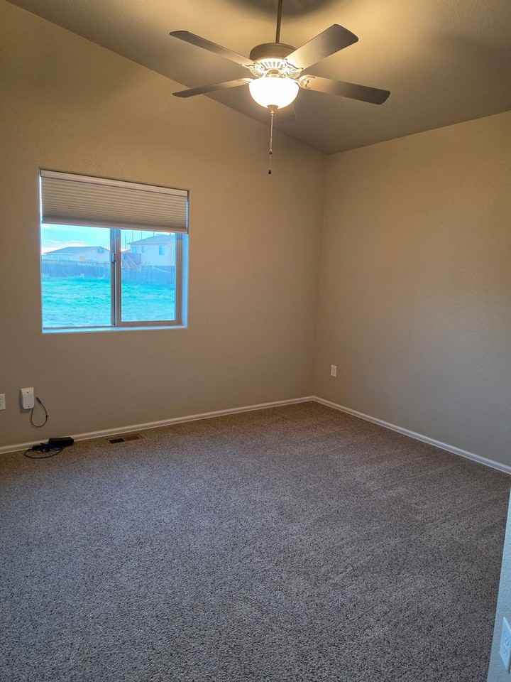 1058 E Ranch Dr - Photo 4 of 13