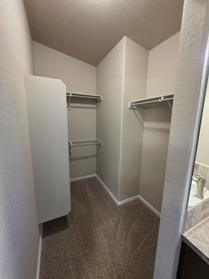 1058 E Ranch Dr - Photo 6 of 13