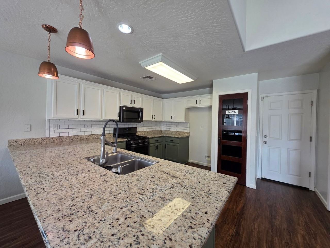 3112 N Zachary St - Photo 4 of 12