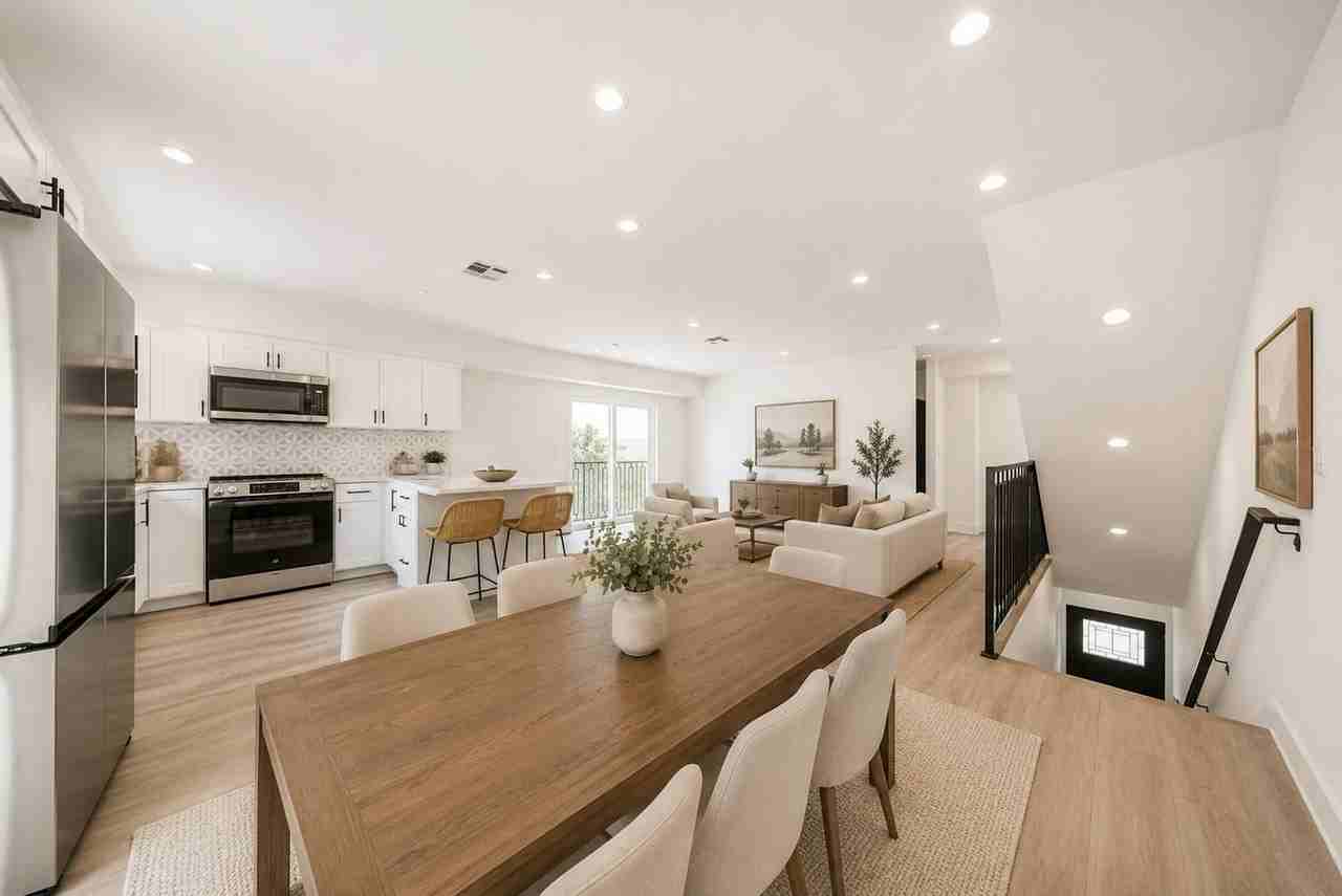 1241 N Sycamore Ave - Photo 6 of 43