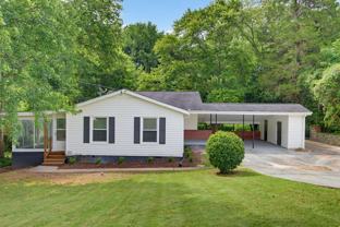 3051 Highland Dr Se - Photo 1 of 1
