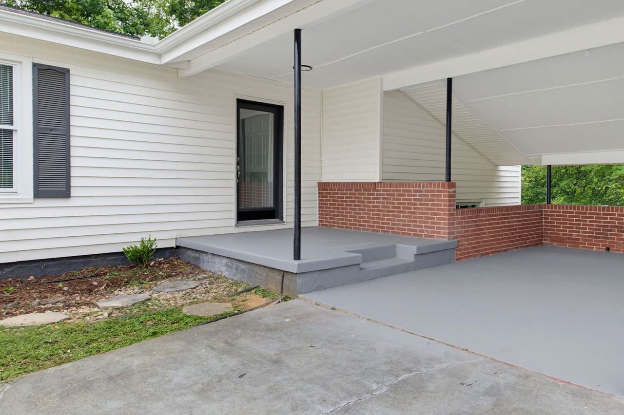 3051 Highland Dr Se - Photo 4 of 29