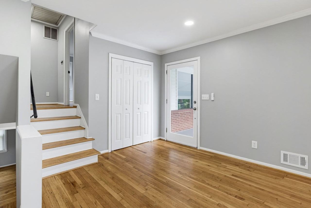 3051 Highland Dr Se - Photo 5 of 29