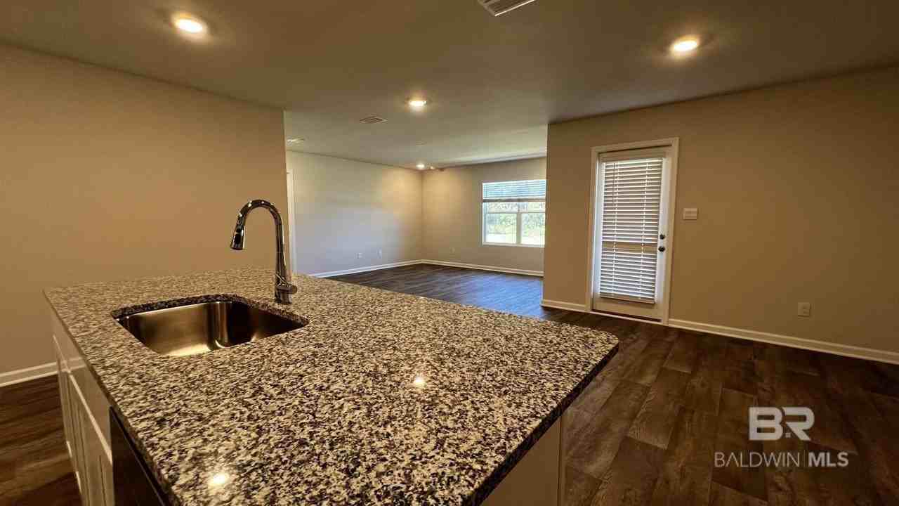 11207 Elemis Dr - Photo 4 of 18