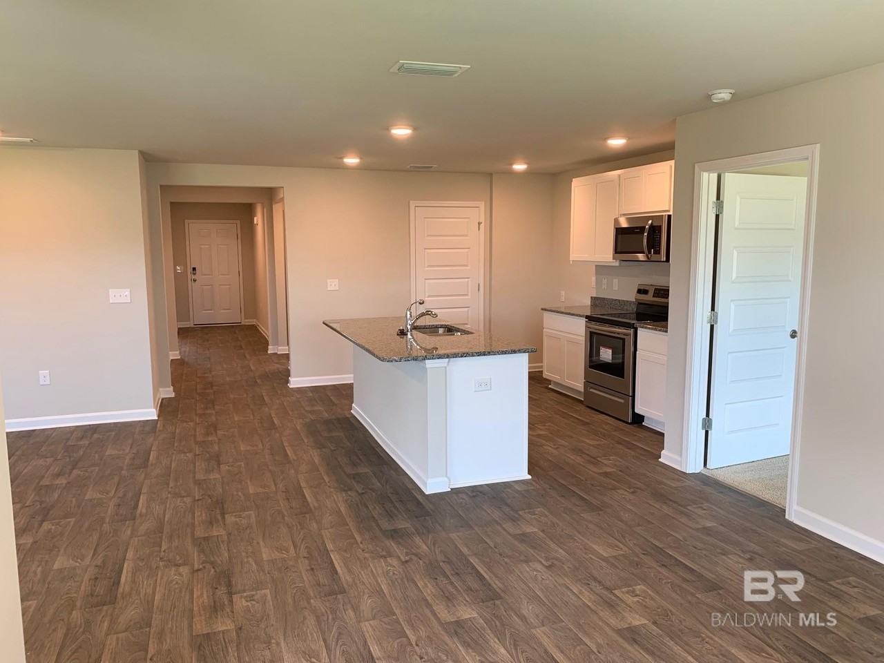 8317 Harmon St - Photo 5 of 20