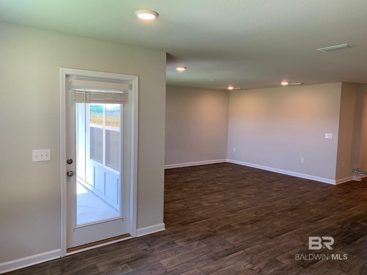 8317 Harmon St - Photo 6 of 20
