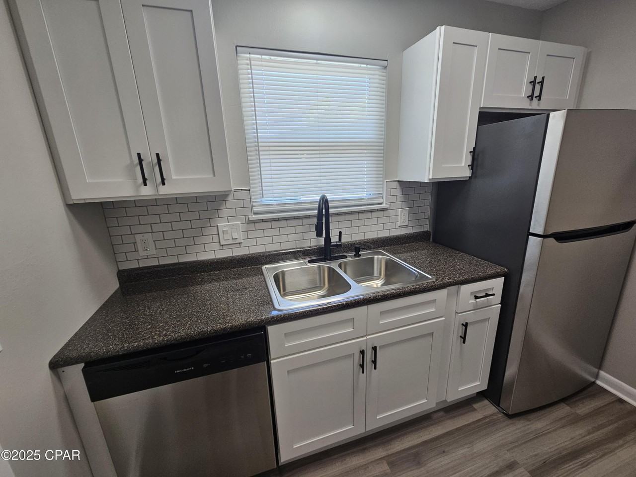 1510 Arthur Ave #B - Photo 5 of 17