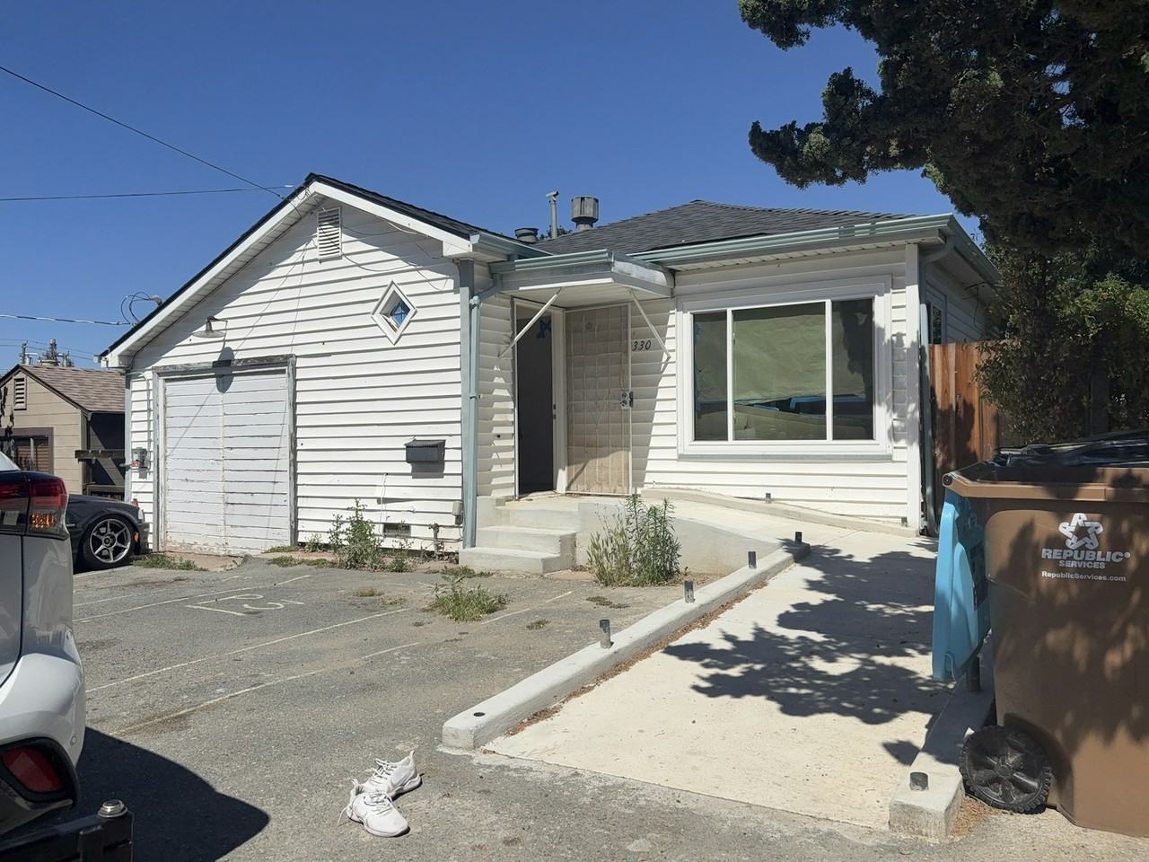 1330 Vine Ave - Photo 6 of 7