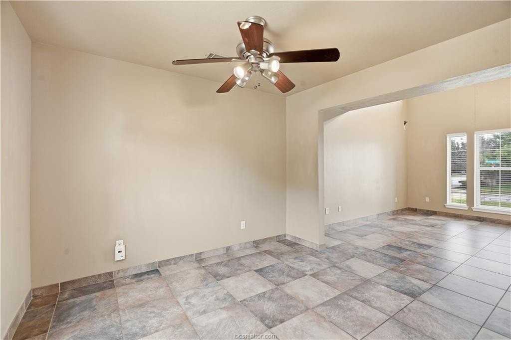 2443 Pintail Loop - Photo 4 of 31