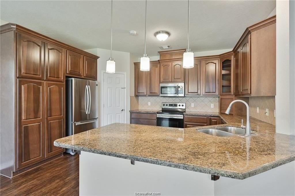 1219 Harrisonburg Ln - Photo 5 of 18