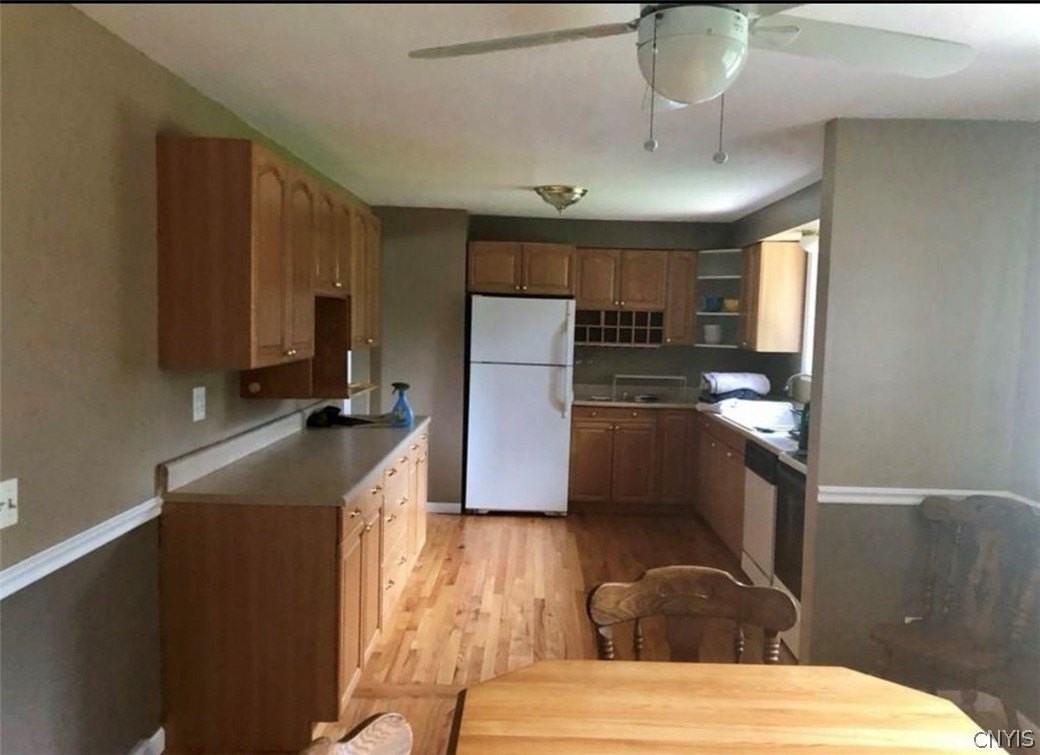 7776 Thompson Rd - Photo 3 of 9
