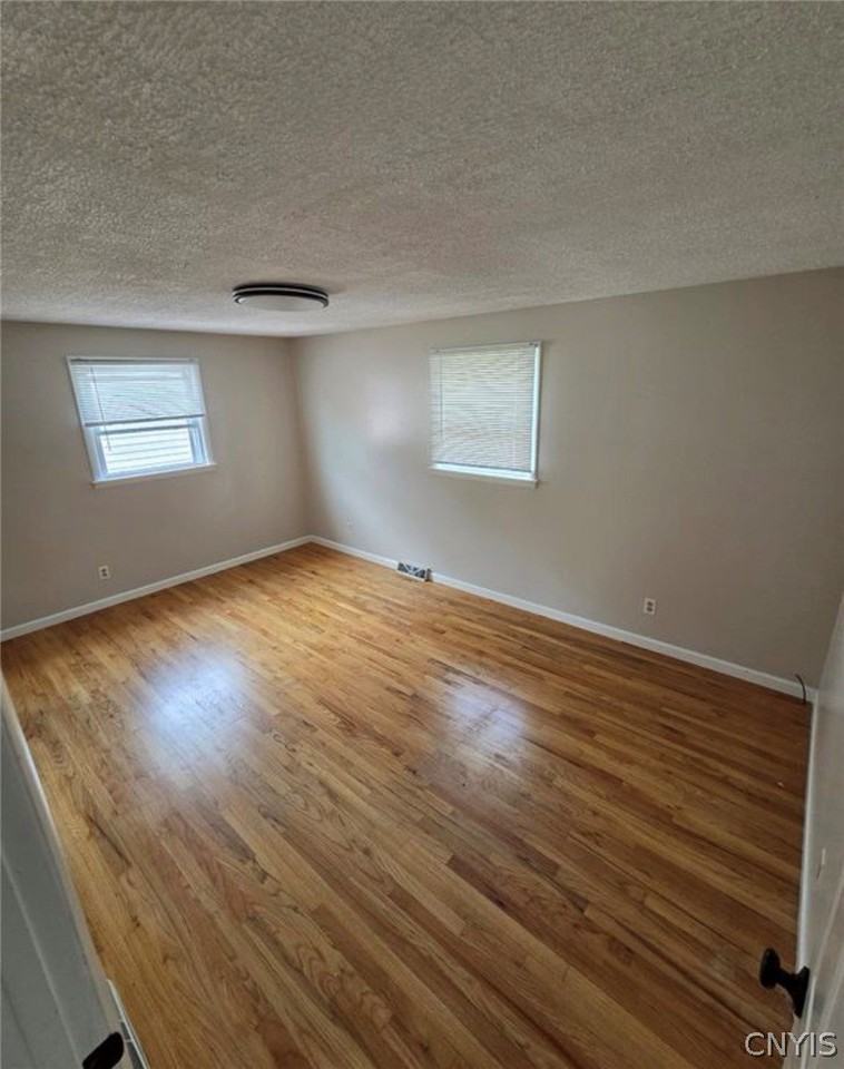 7776 Thompson Rd - Photo 7 of 9