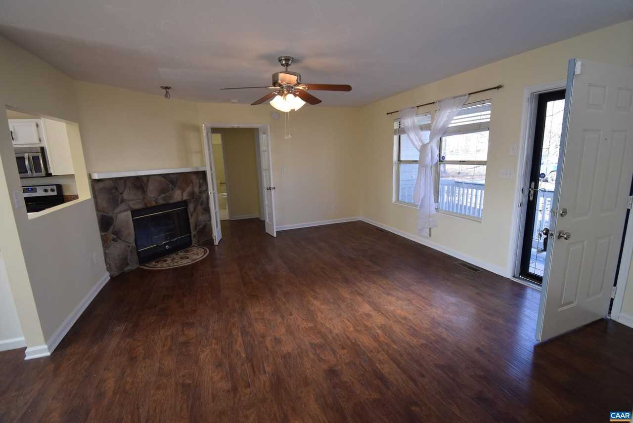 145 Jefferson Dr - Photo 3 of 17