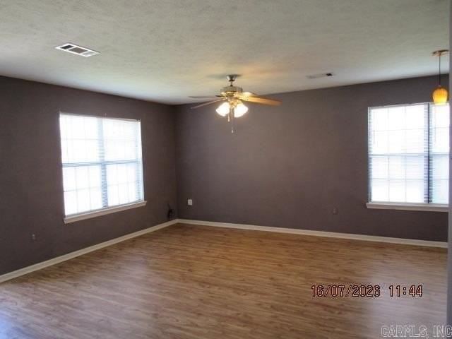 1310 Choate St - Photo 3 of 12