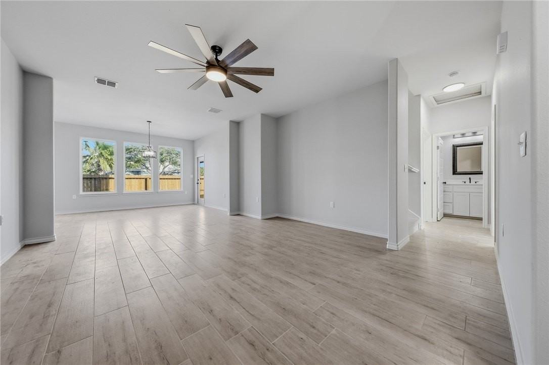 710 Mereet Dr - Photo 4 of 29