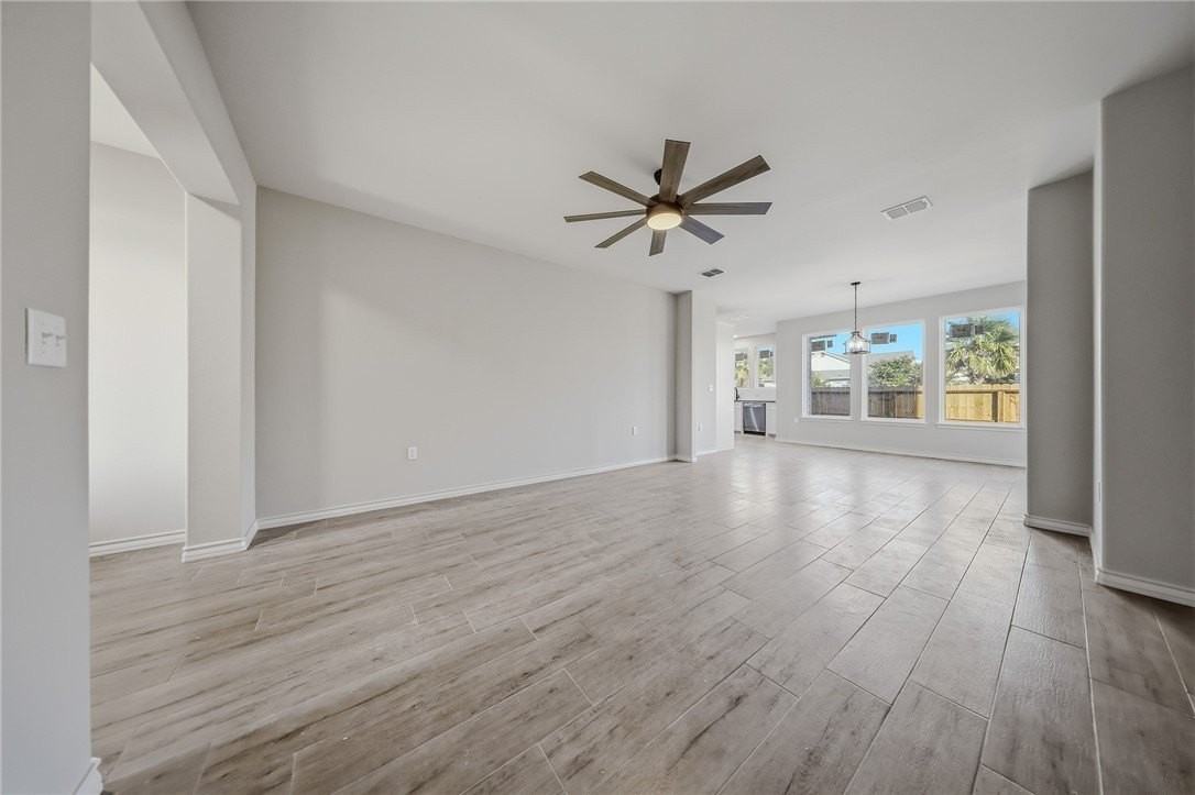 710 Mereet Dr - Photo 5 of 29