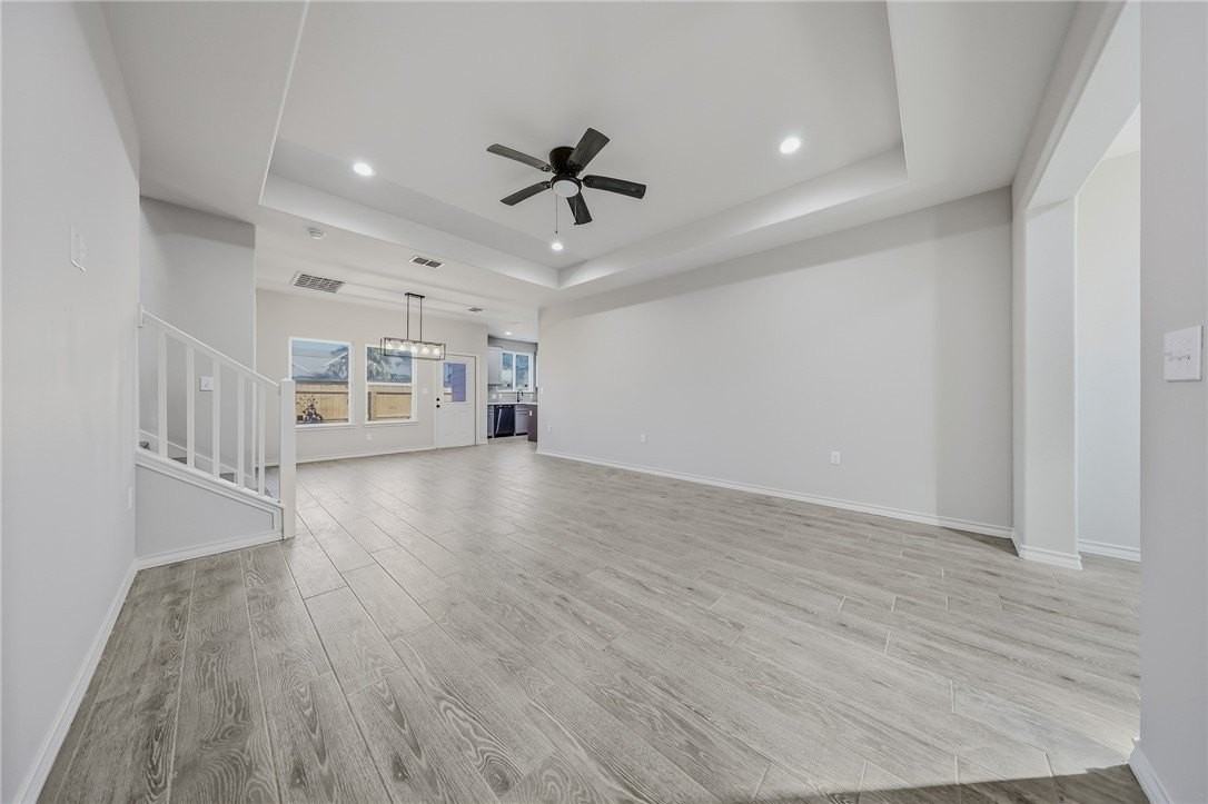 714 Mereet Dr - Photo 4 of 25