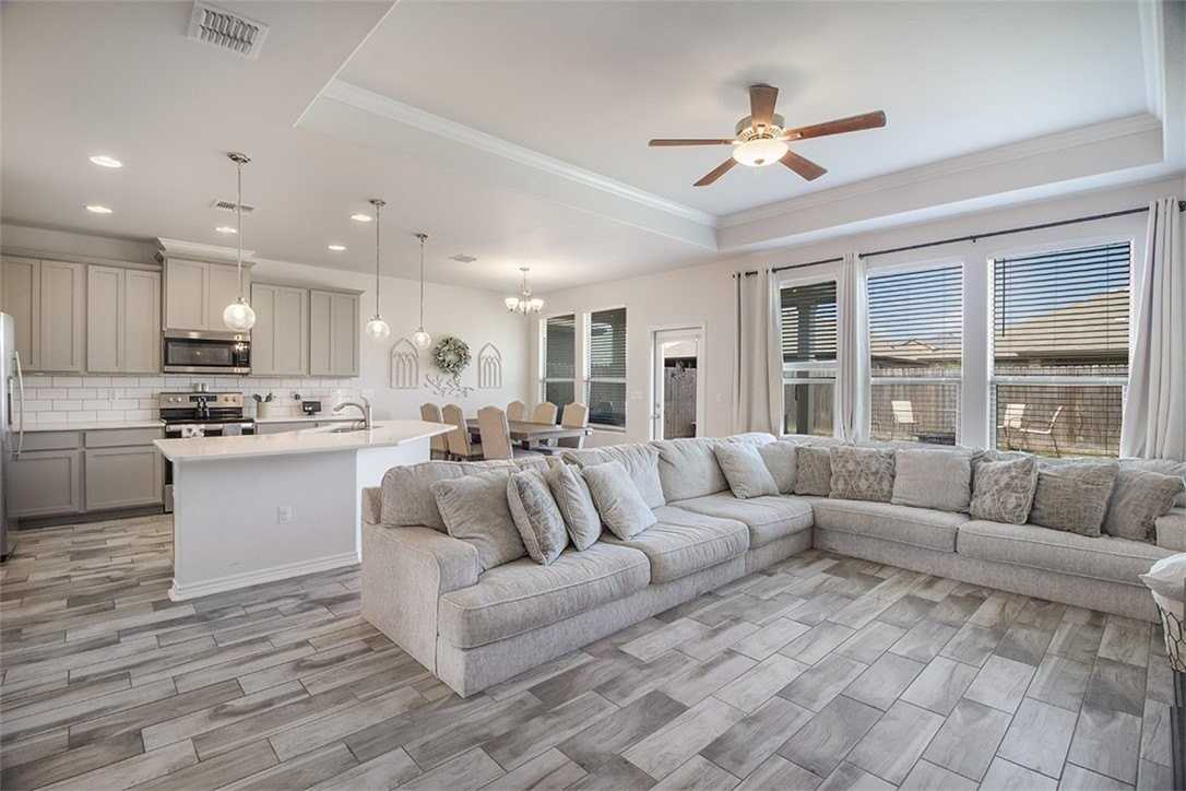 1012 Ocean Breeze - Photo 6 of 28