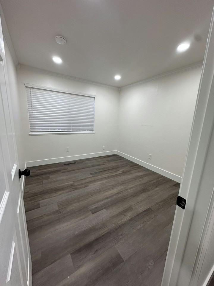 6600 Oakcrest Ave - Photo 2 of 5