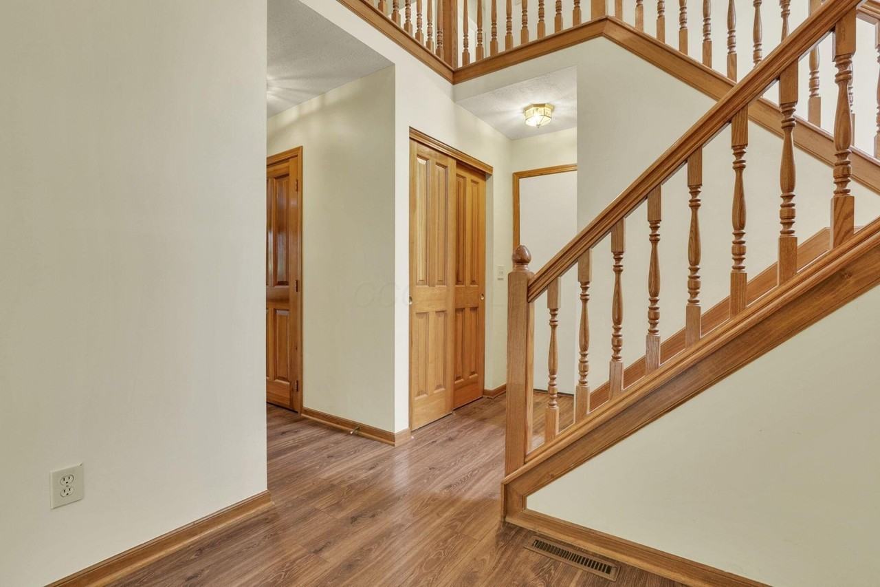 7641 Finbarr Ct - Photo 4 of 30