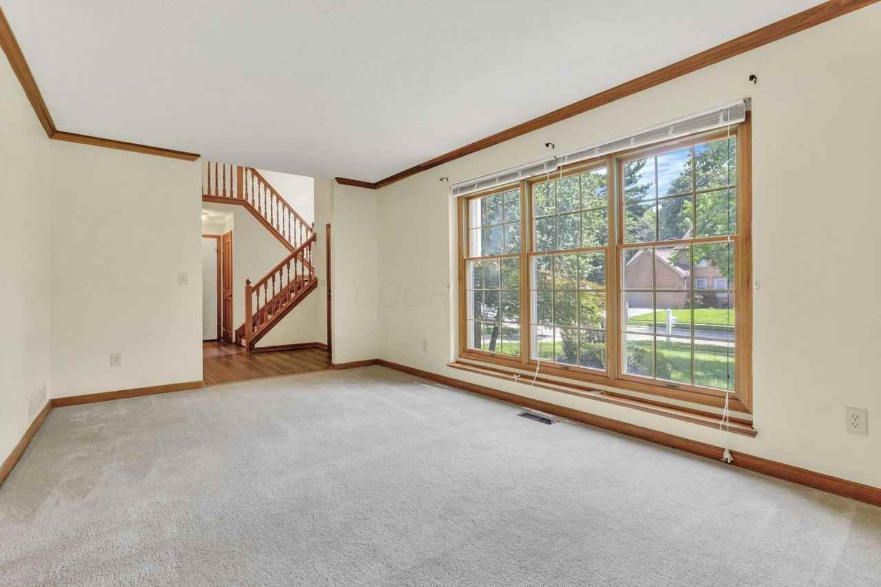 7641 Finbarr Ct - Photo 5 of 30