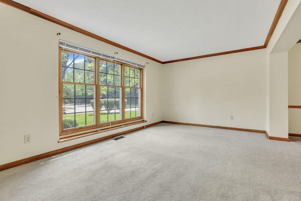 7641 Finbarr Ct - Photo 6 of 30