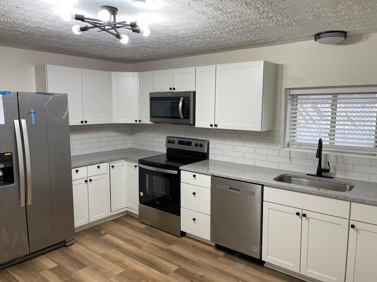 1855 Tanis Dr - Photo 3 of 15