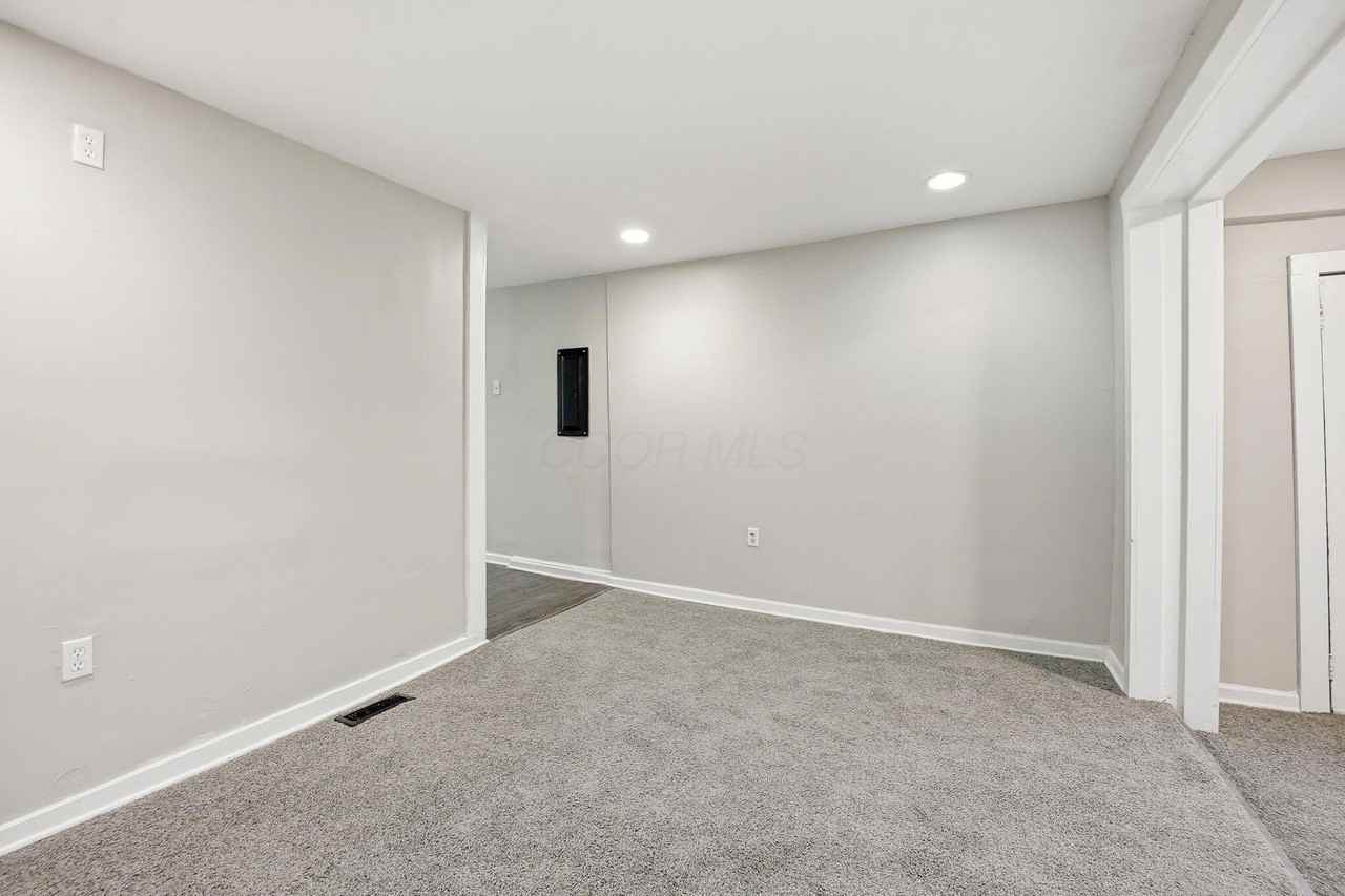 1041 Market St - Photo 3 of 38