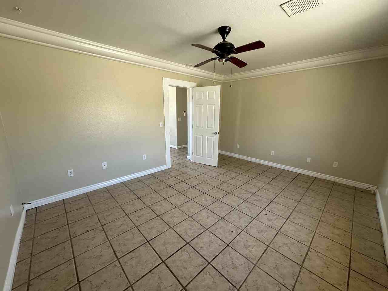 23558 Tamyran Rd - Photo 5 of 9