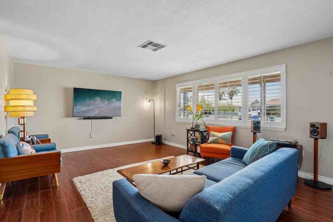 43435 Illinois Ave - Photo 2 of 32
