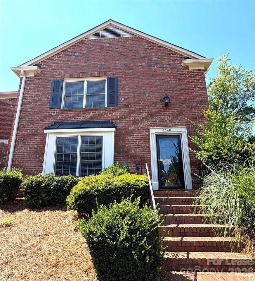 6648 Bunker Hill Cir